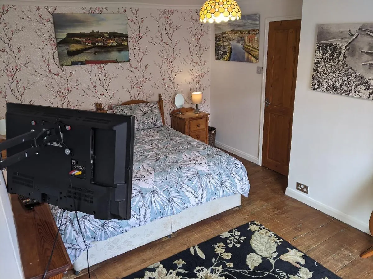 Holiday home Endeavour Cottage Whitby Sleeps 6