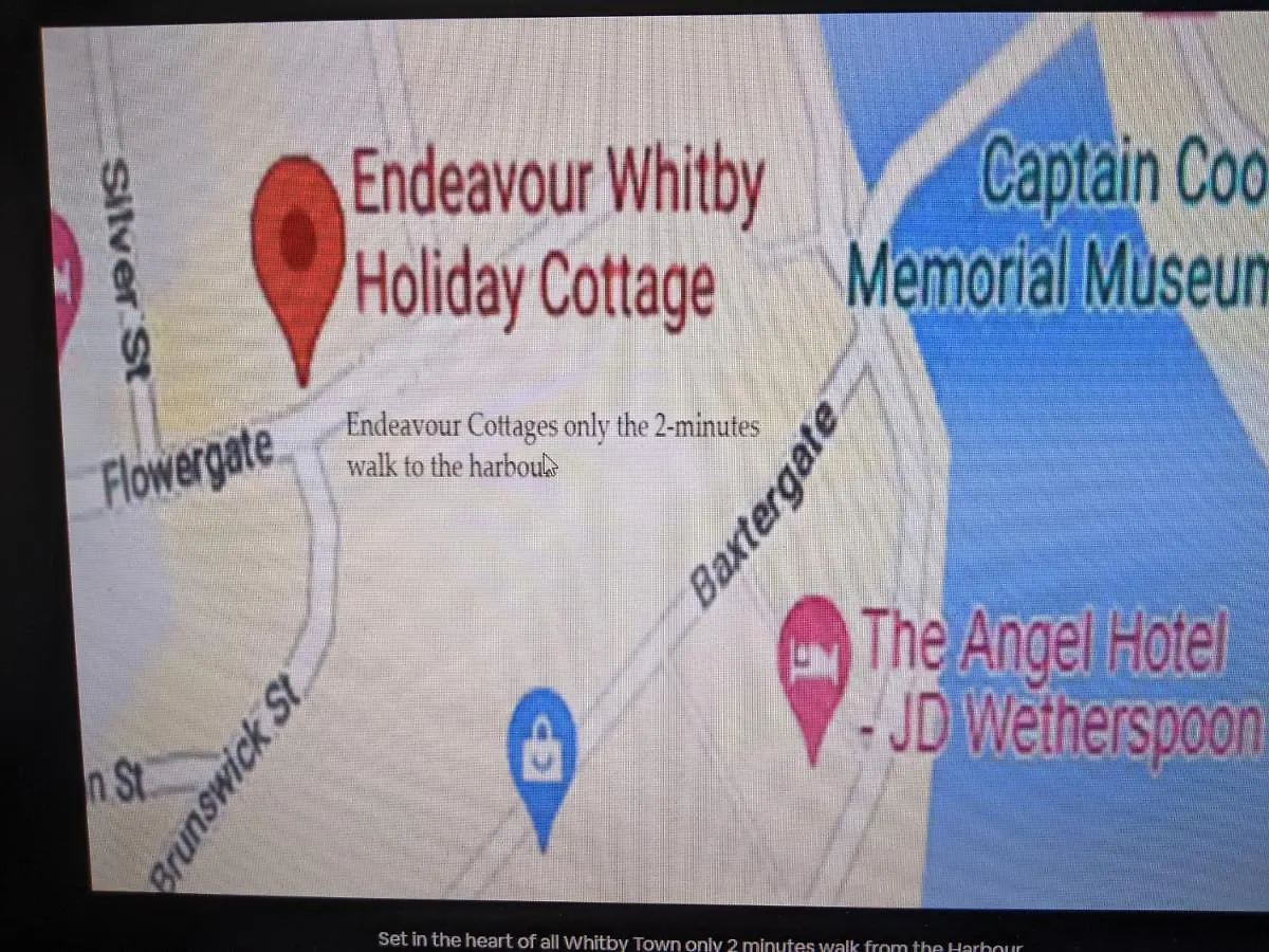 Endeavour Cottage Whitby Sleeps 6 0*,