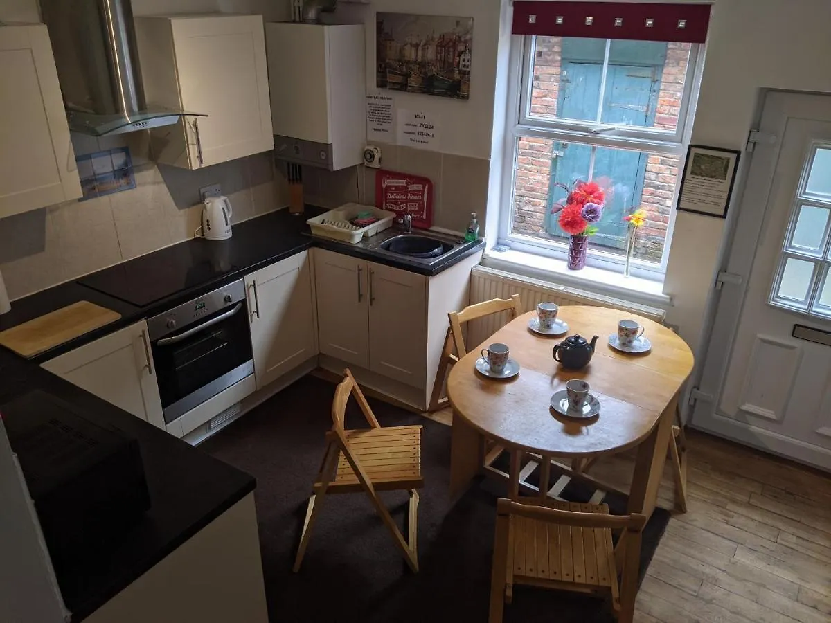 Endeavour Cottage Whitby Sleeps 6 United Kingdom