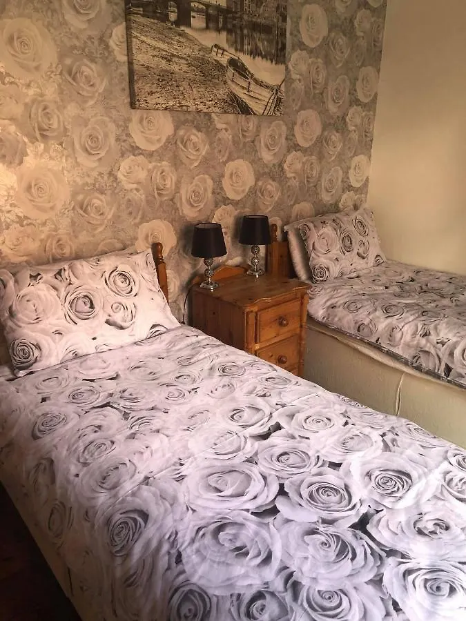 Endeavour Cottage Whitby Sleeps 6 0*,  Wielka Brytania