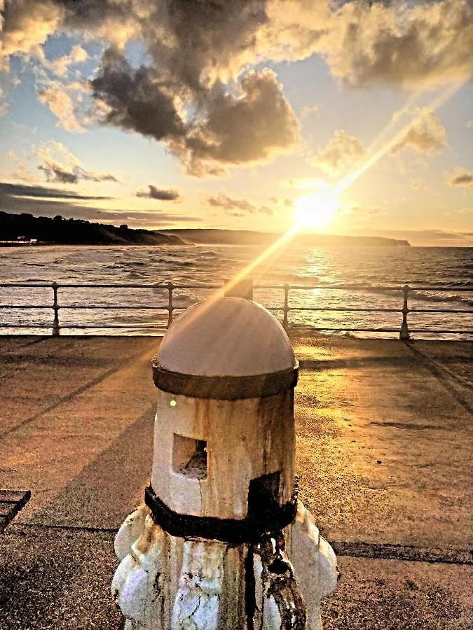 Dom wakacyjny Endeavour Cottage Whitby Sleeps 6