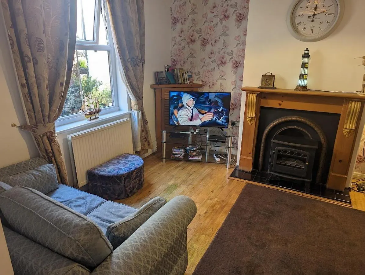 Endeavour Cottage Whitby Sleeps 6 Holiday home